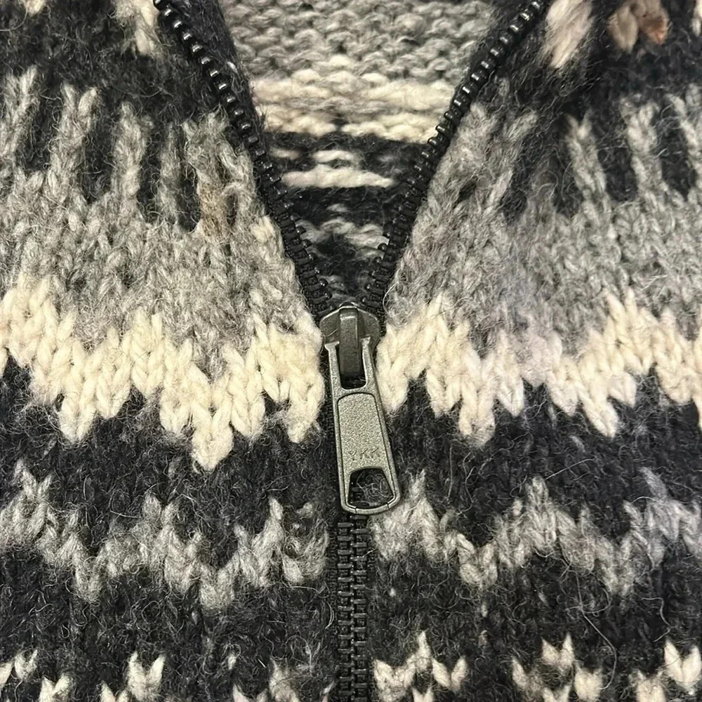 Roots Fairisle Sweater | Size Medium - Picture 5 of 8